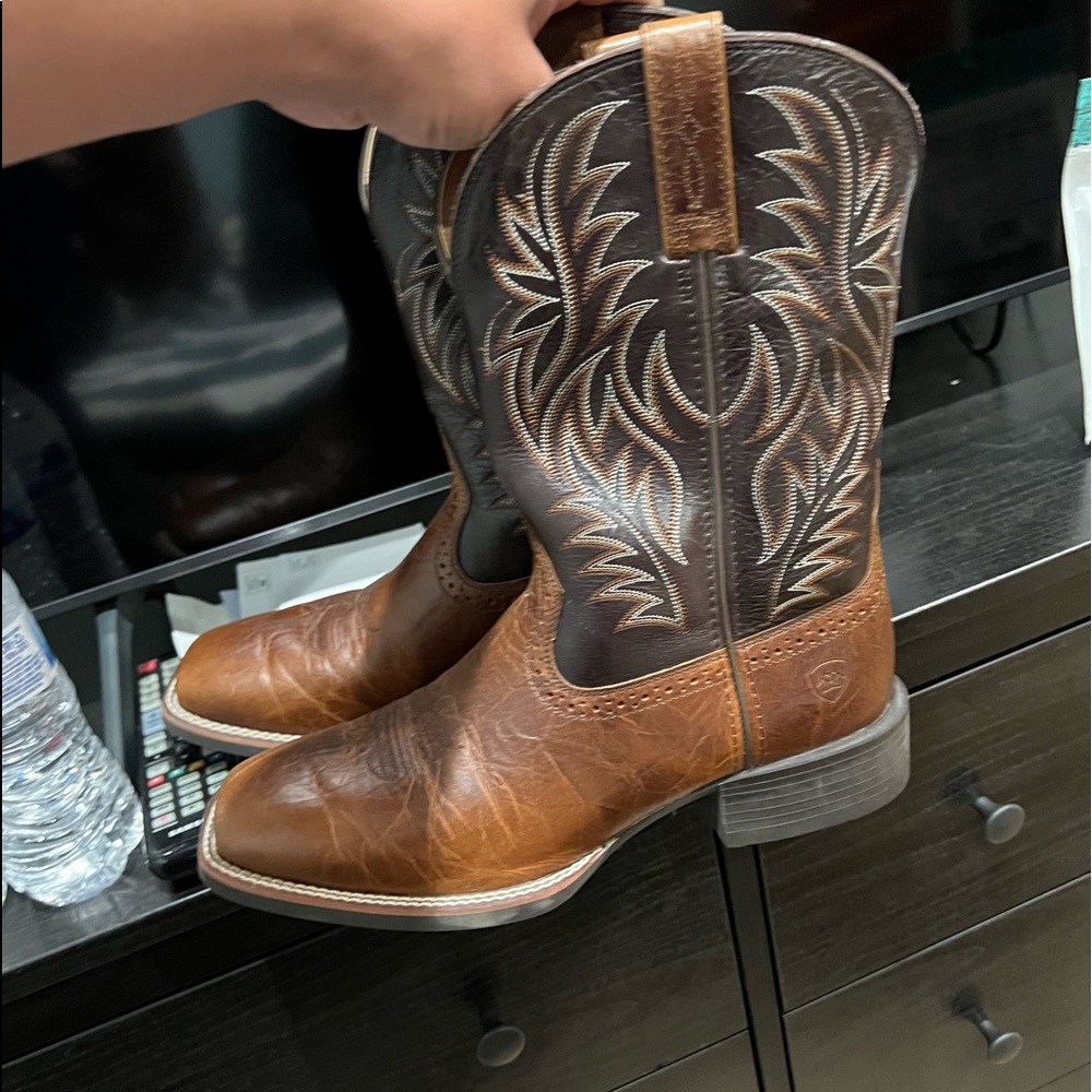 Ariat